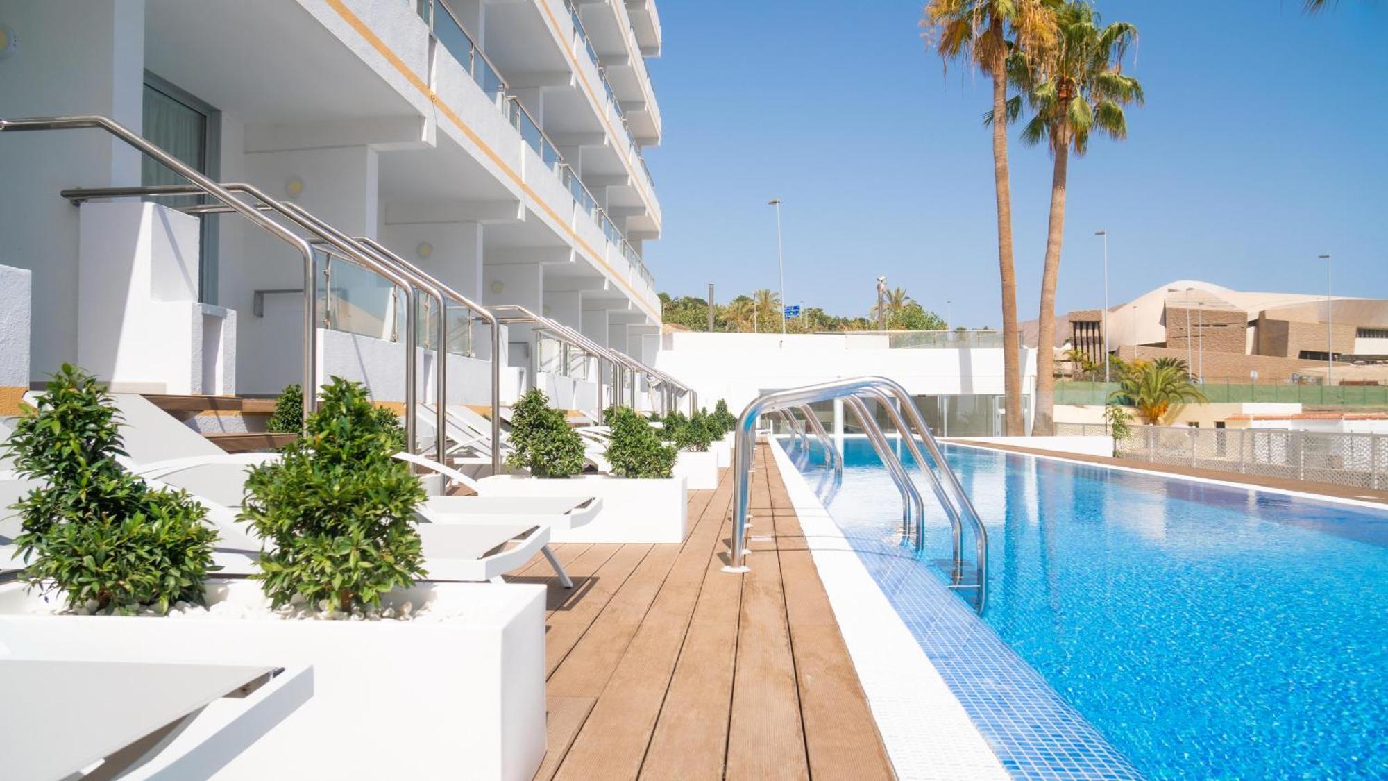 Coral Ocean View - Adults Only Hotel ปลายาเดลาสอเมริกาส ภายนอก รูปภาพ